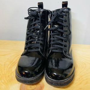 Combat boots for girls. Size 2. Like new. Glitter rubber midsole.